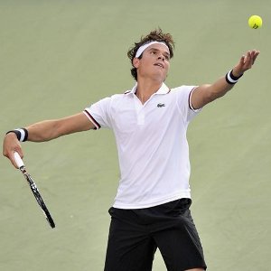 Raonic's Odd Wrist Position